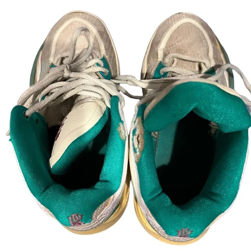 Nike Kyrie and Sue Bird Infinity Golden Tribute‎ sneakers youth size 4
